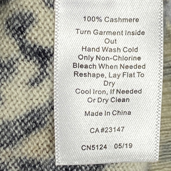 Talbots women's Sz: M pure Cashmere animal print pullover sweater crew neck - Picture 10 of 11